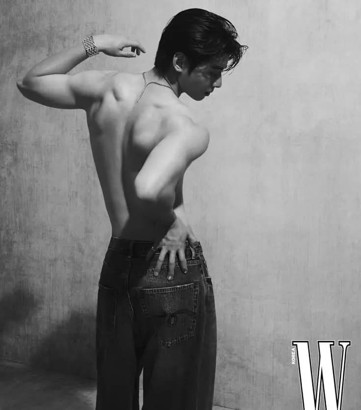 Kim Taehyung  thumbnail