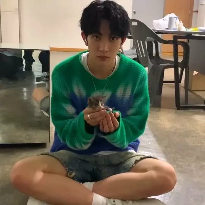 Heeseung thumbnail