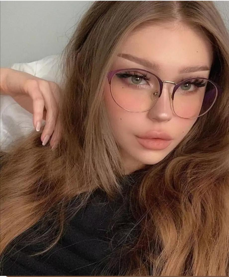 Ashley thumbnail