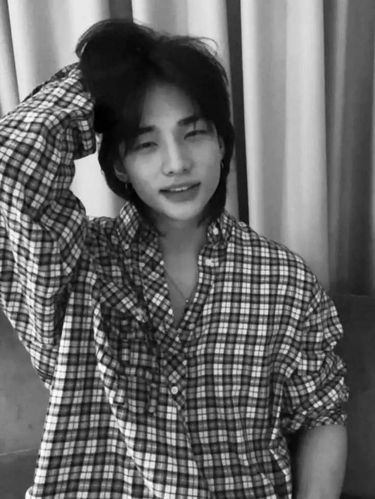 Hwang hyunjin thumbnail