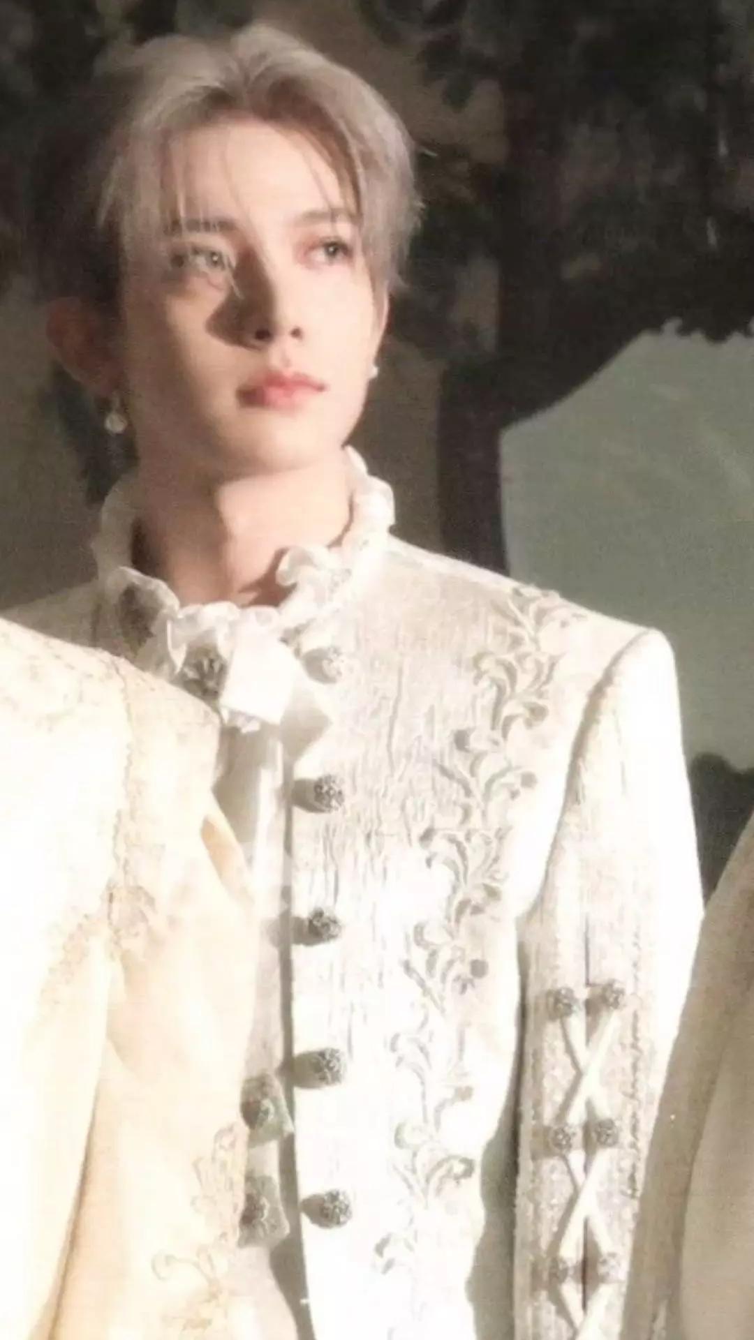 Lee Heeseung. thumbnail