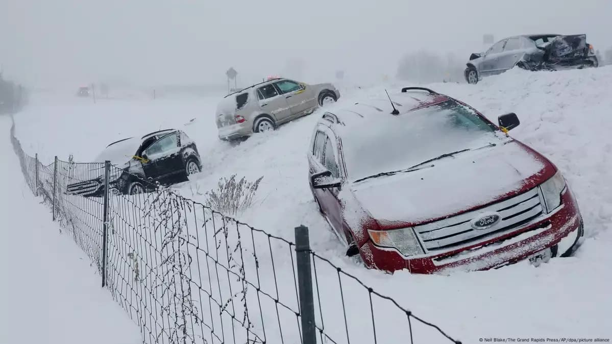 Caught in the snowstorm thumbnail