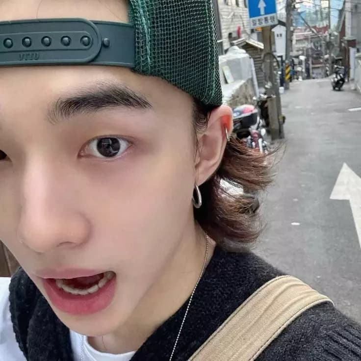 Hwang hyunjin thumbnail