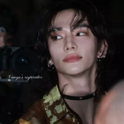 Hwang Hyunjin thumbnail