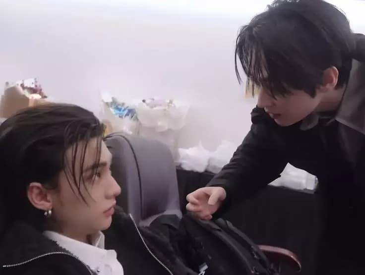 Hwang Hyunjin thumbnail