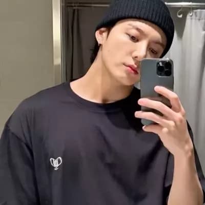 Jeon Jungkook- BL thumbnail