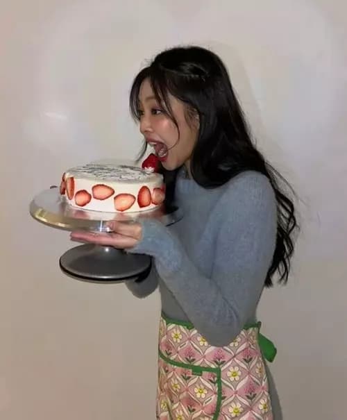 𝓙ennie thumbnail