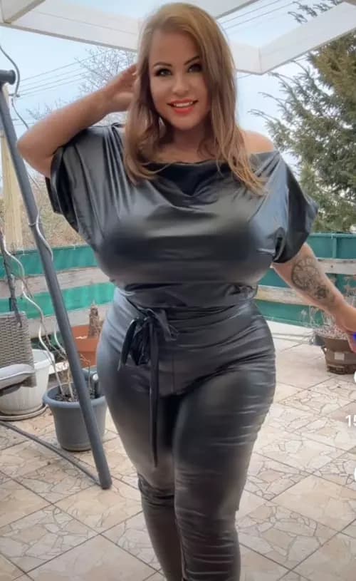 Tiffany Thompson Baby thumbnail