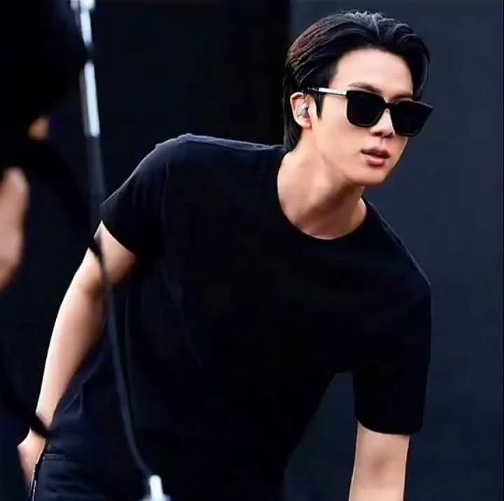 Kim seokjin, your father's friend  thumbnail