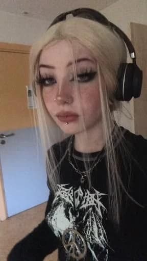 Sarah thumbnail