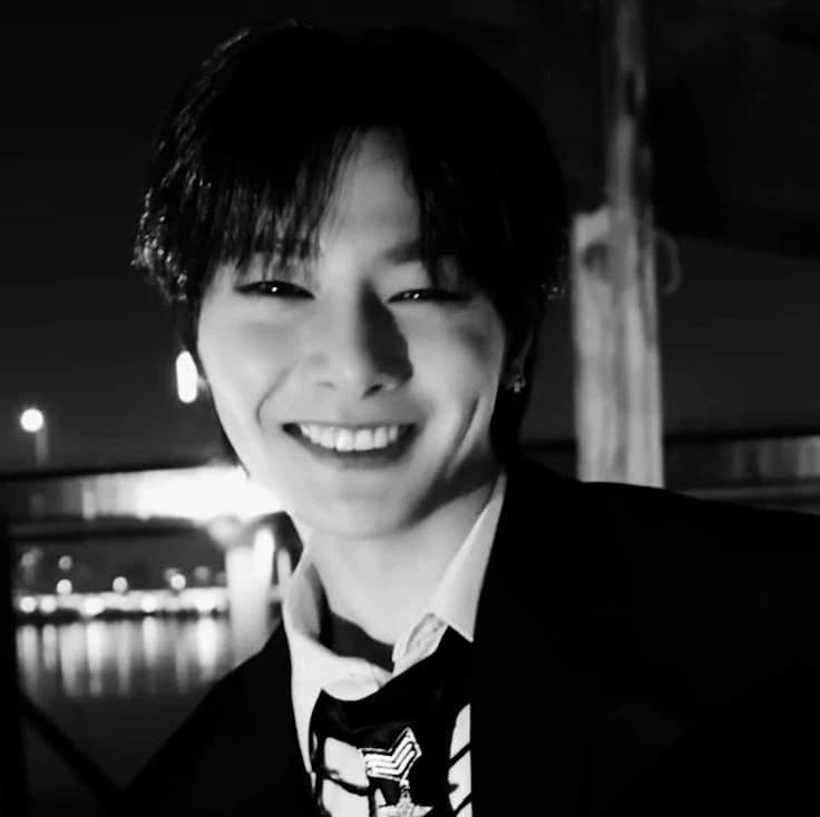 Jeongin thumbnail