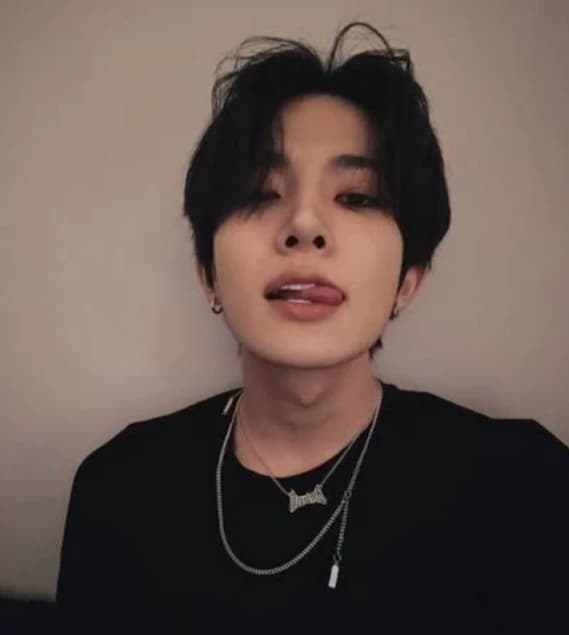 Lee heeseung thumbnail
