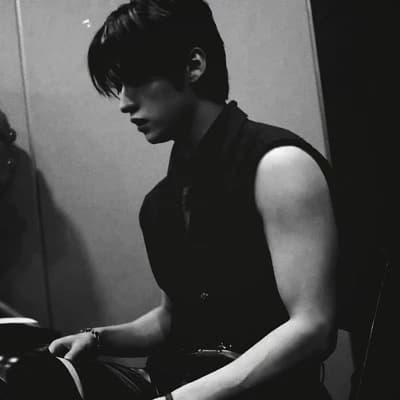 Lee Know thumbnail
