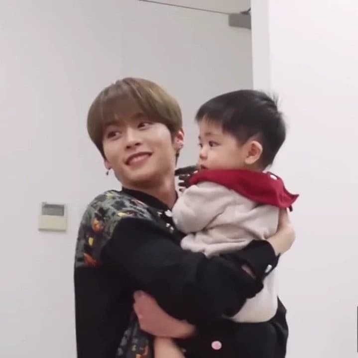 Lee Know thumbnail