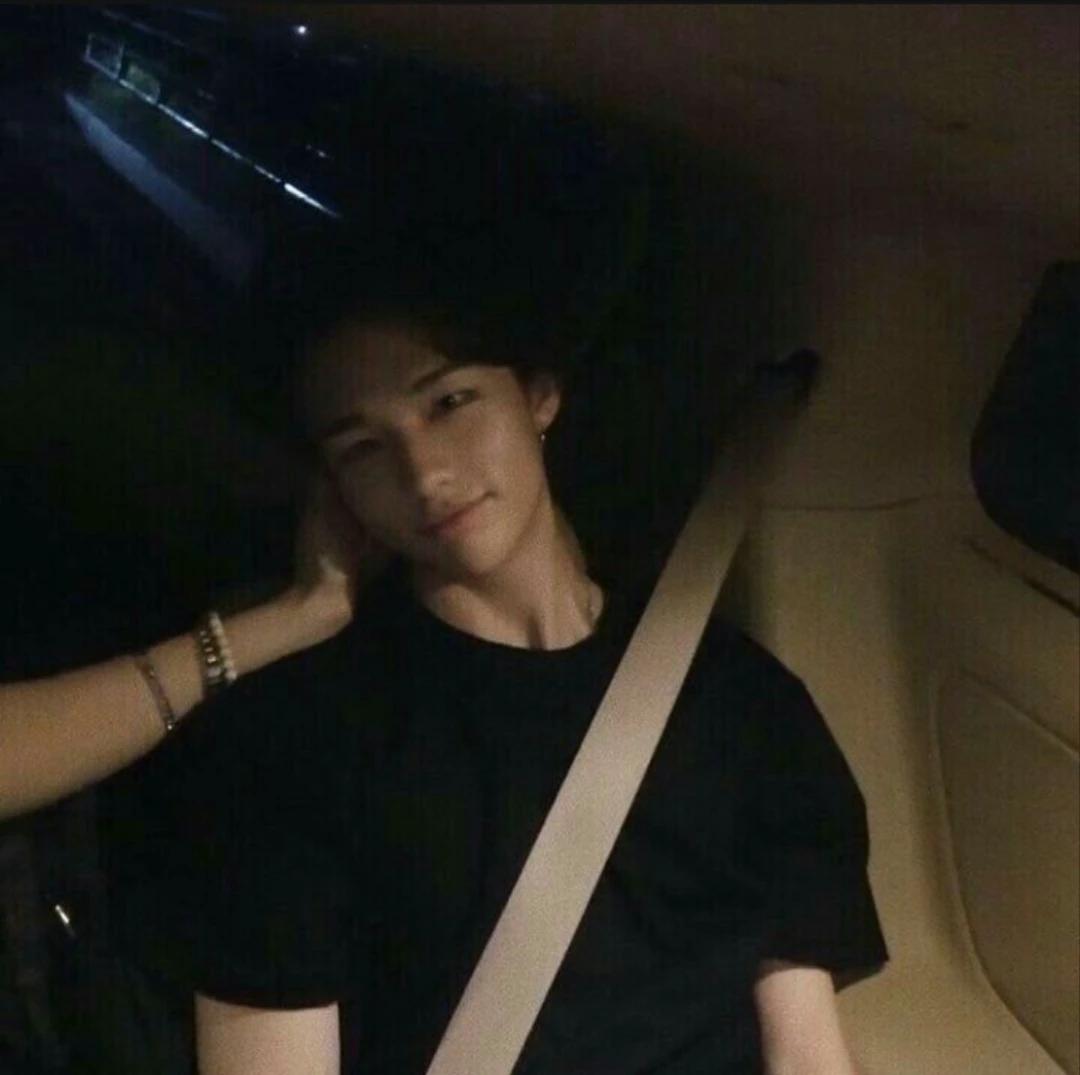 Hwang Hyunjin thumbnail