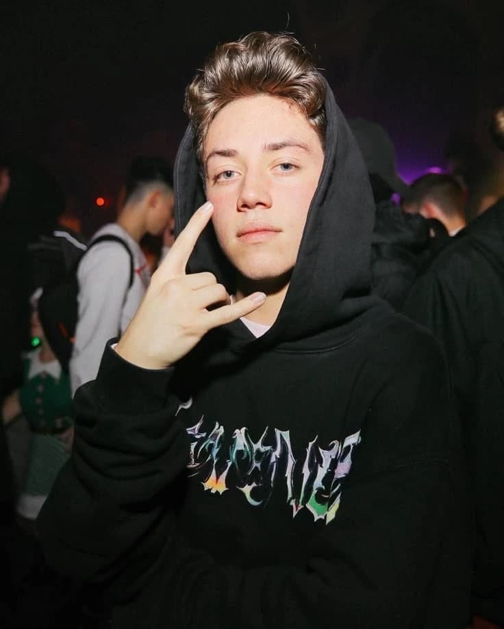 Carl Gallagher thumbnail