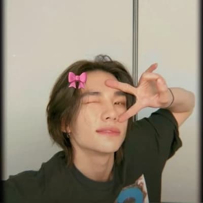 Hyunjin thumbnail