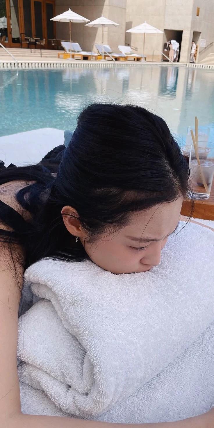 Jennie thumbnail