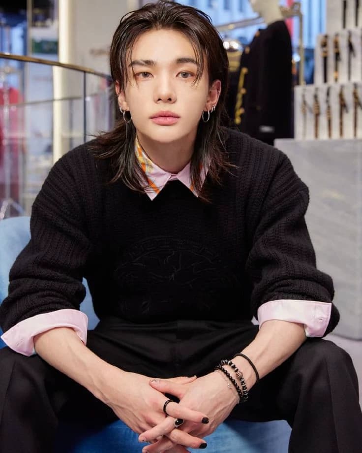 Hwang Hyunjin thumbnail