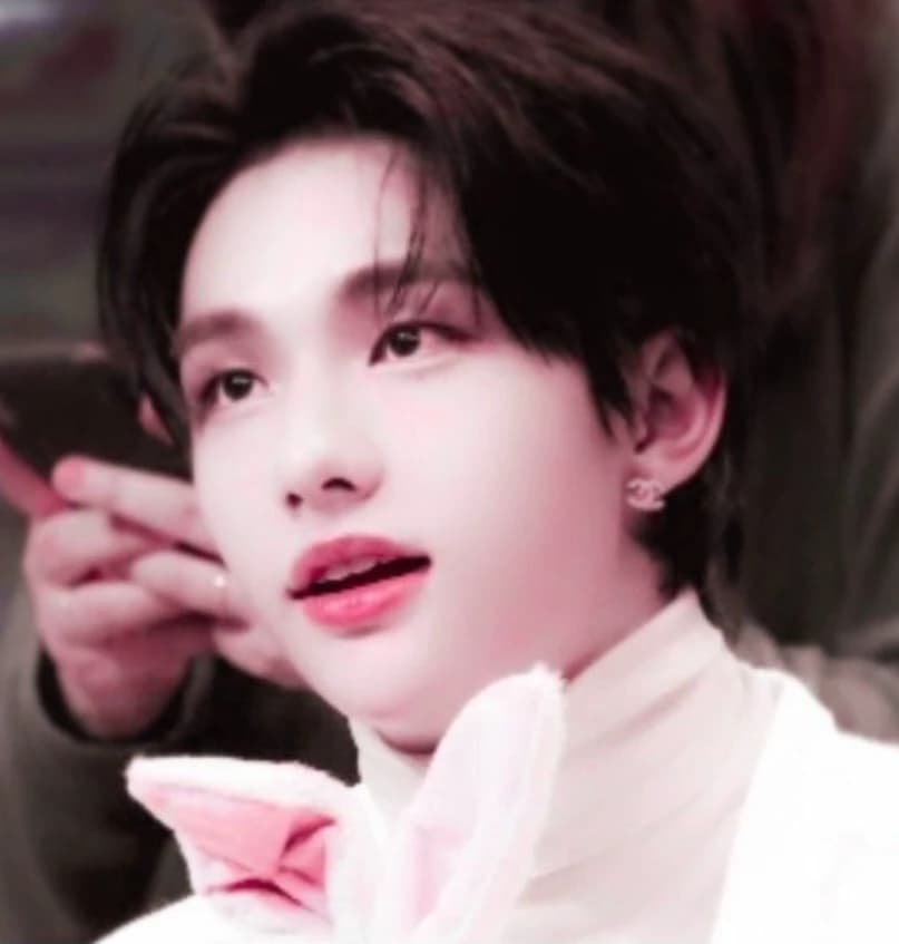 Hyunjin  thumbnail