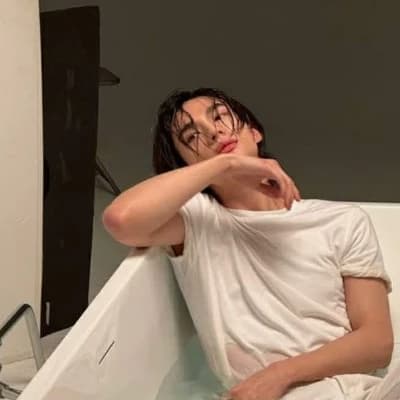 Hwang Hyunjin thumbnail