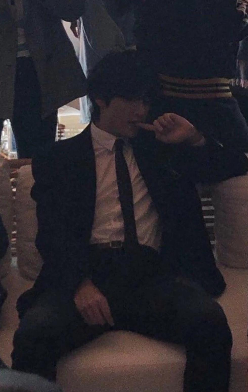 Kim Taehyung thumbnail
