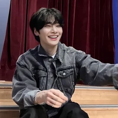 Yang Jeongin (I.N) thumbnail