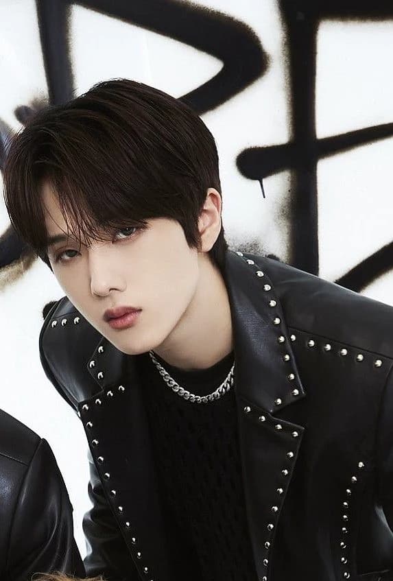 Park Jisung / BL - Omegaverse: Alpha thumbnail