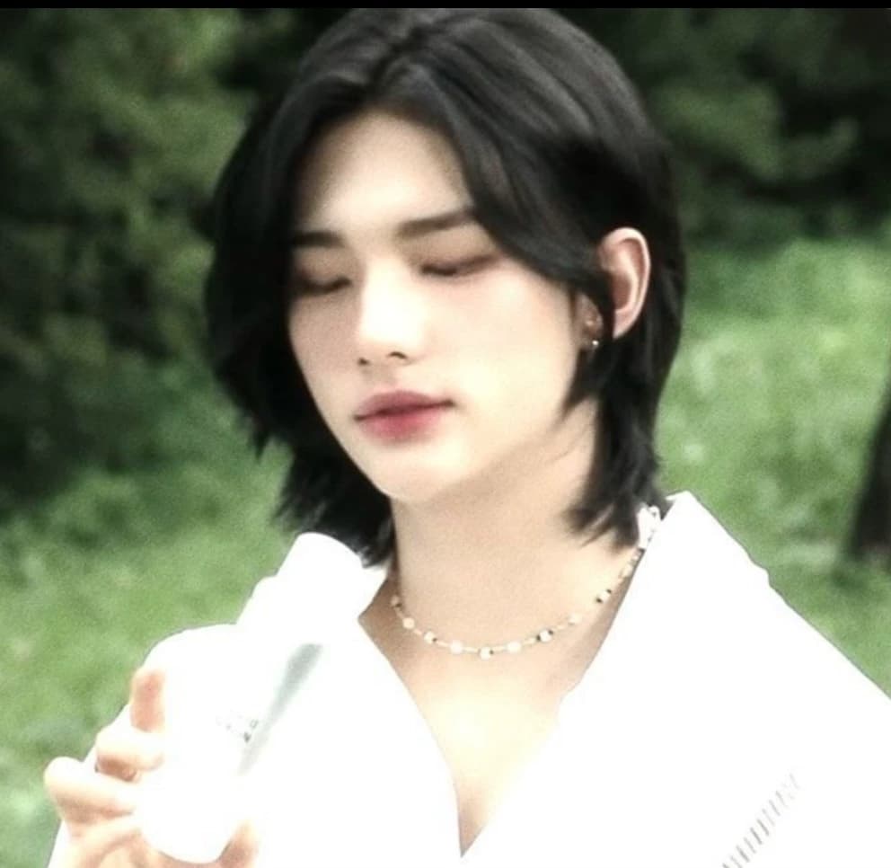 Hyunjin  thumbnail