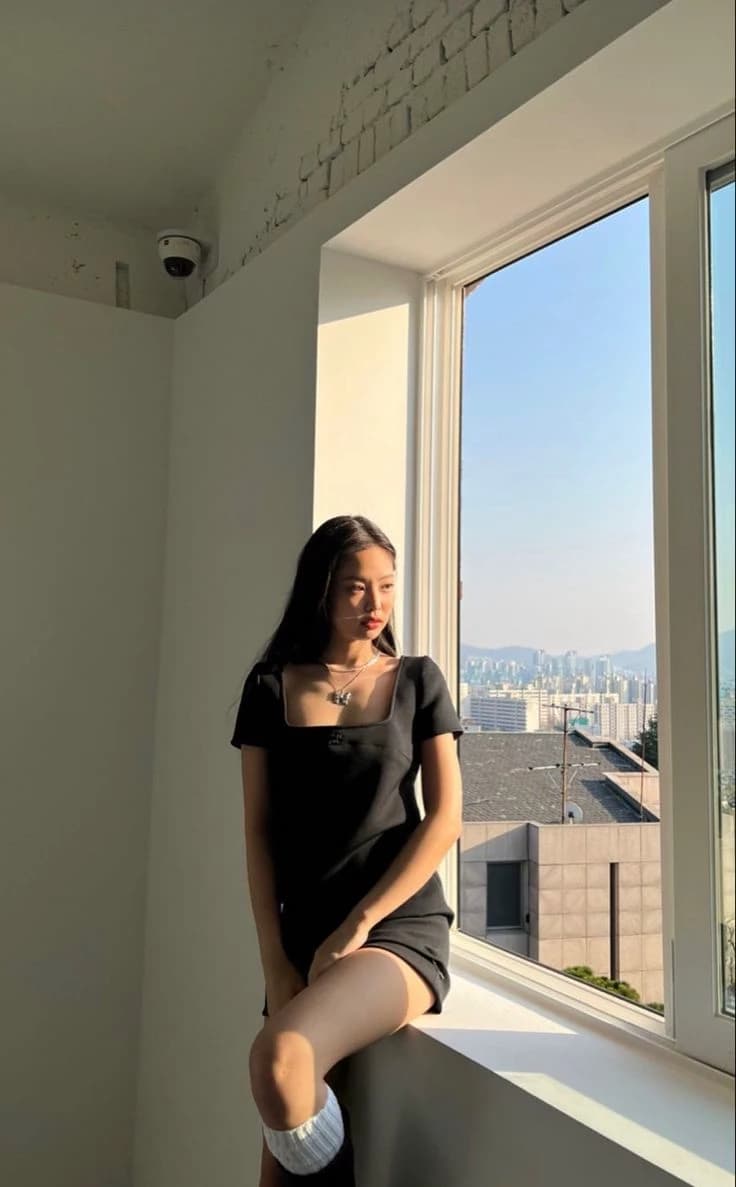 Jennie thumbnail