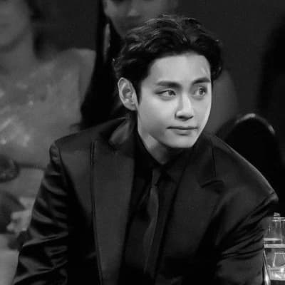 Kim Taehyung (V) thumbnail
