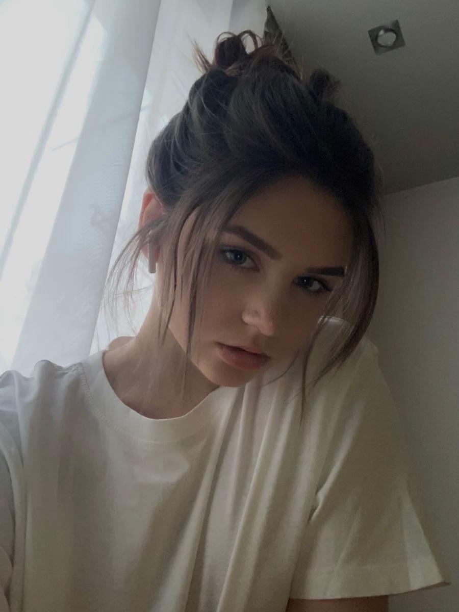 Karina thumbnail