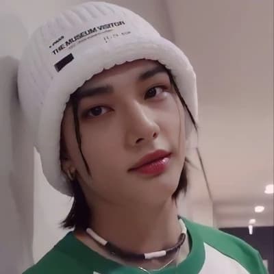 Hyunjin thumbnail