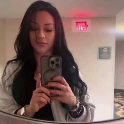 Stephanie Vaquer thumbnail