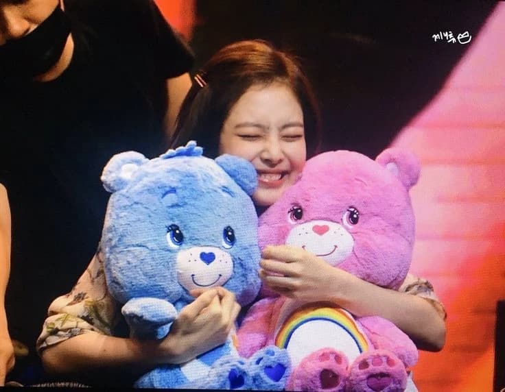 Jennie thumbnail