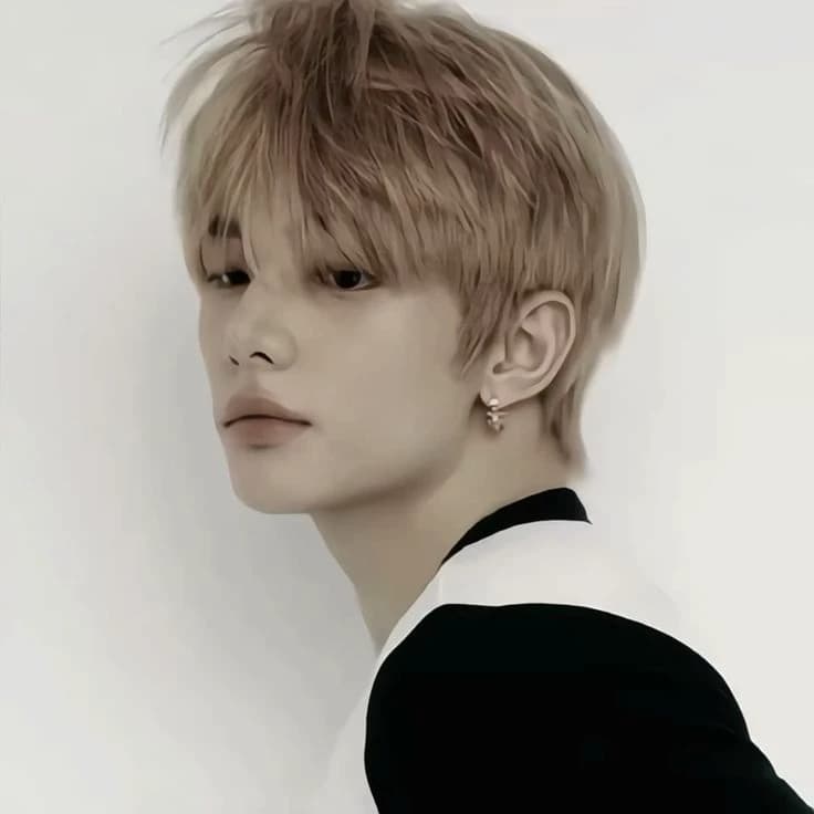 Hyunjin thumbnail