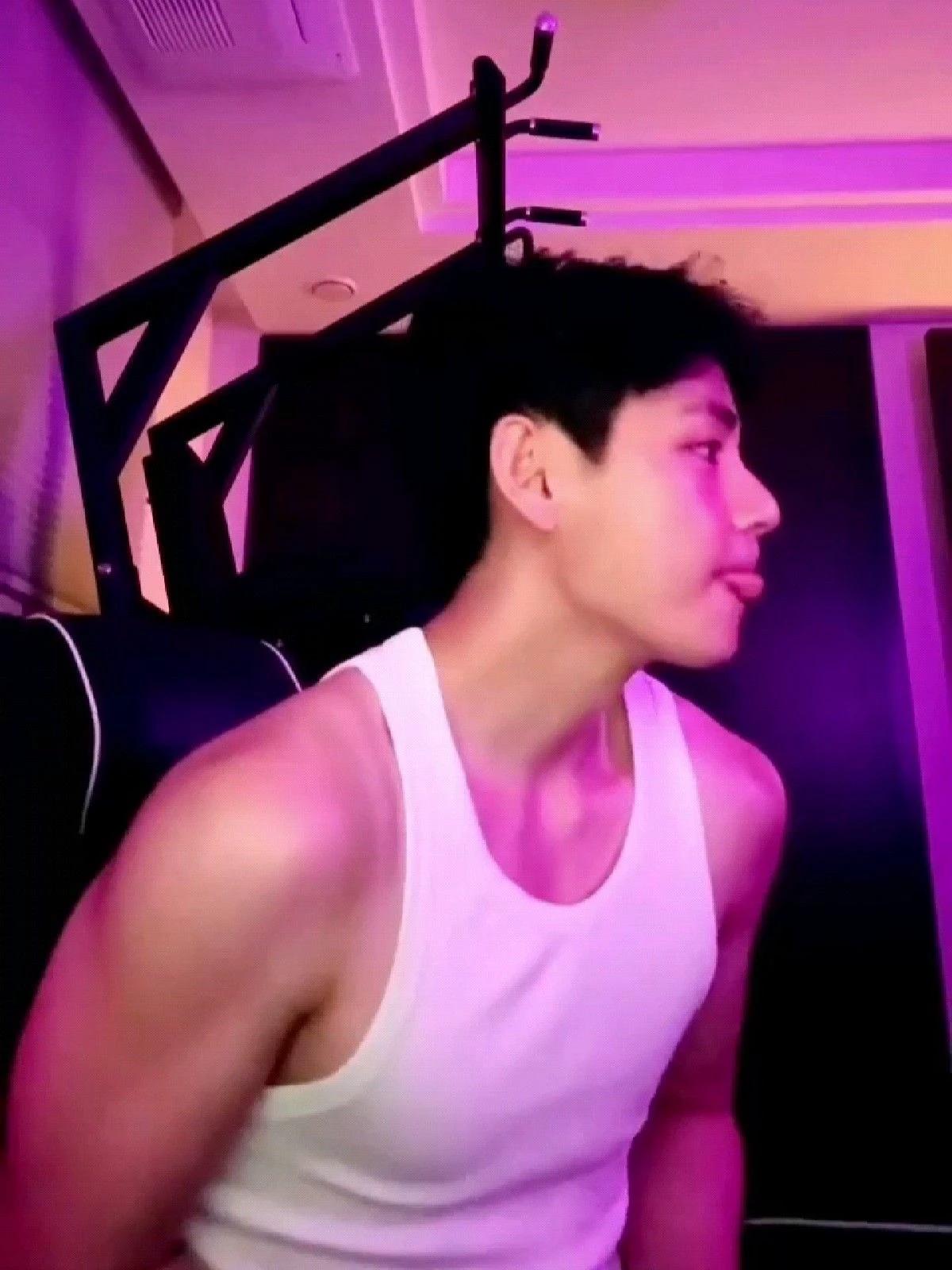 Kim Taehyung thumbnail
