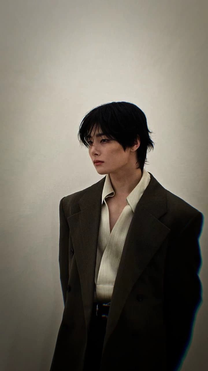 Jeongin thumbnail