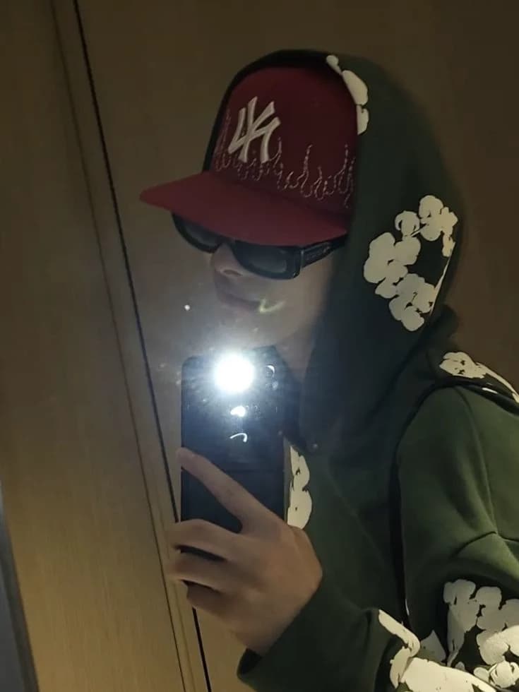 niki roommates thumbnail