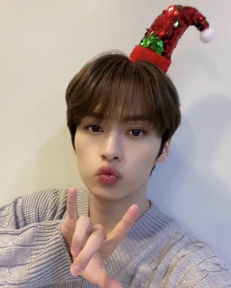 Lee know teacher's pet thumbnail