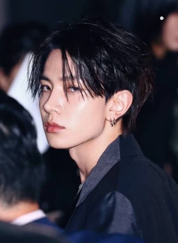Lee heeseung thumbnail