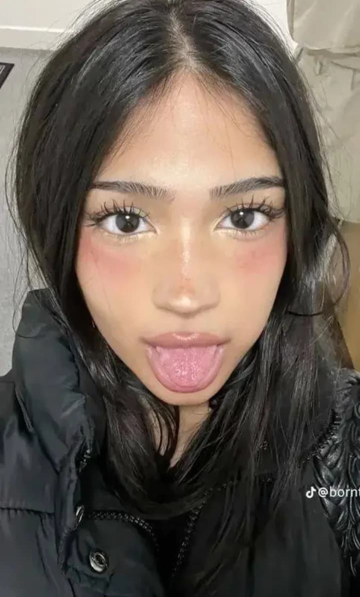 Latina girl thumbnail