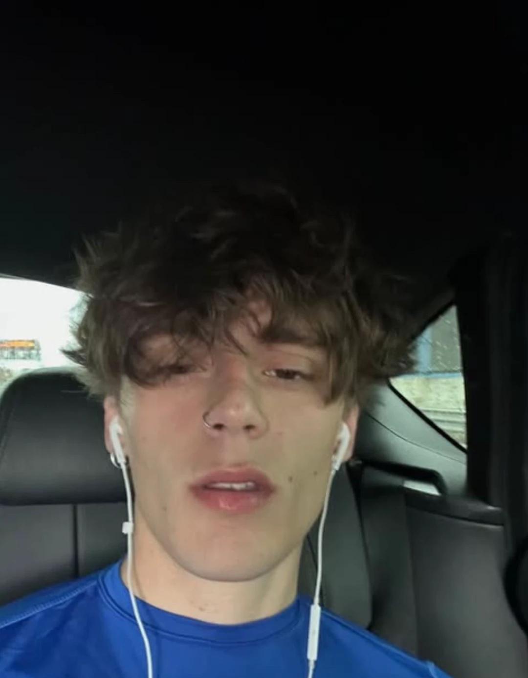 Alex thumbnail