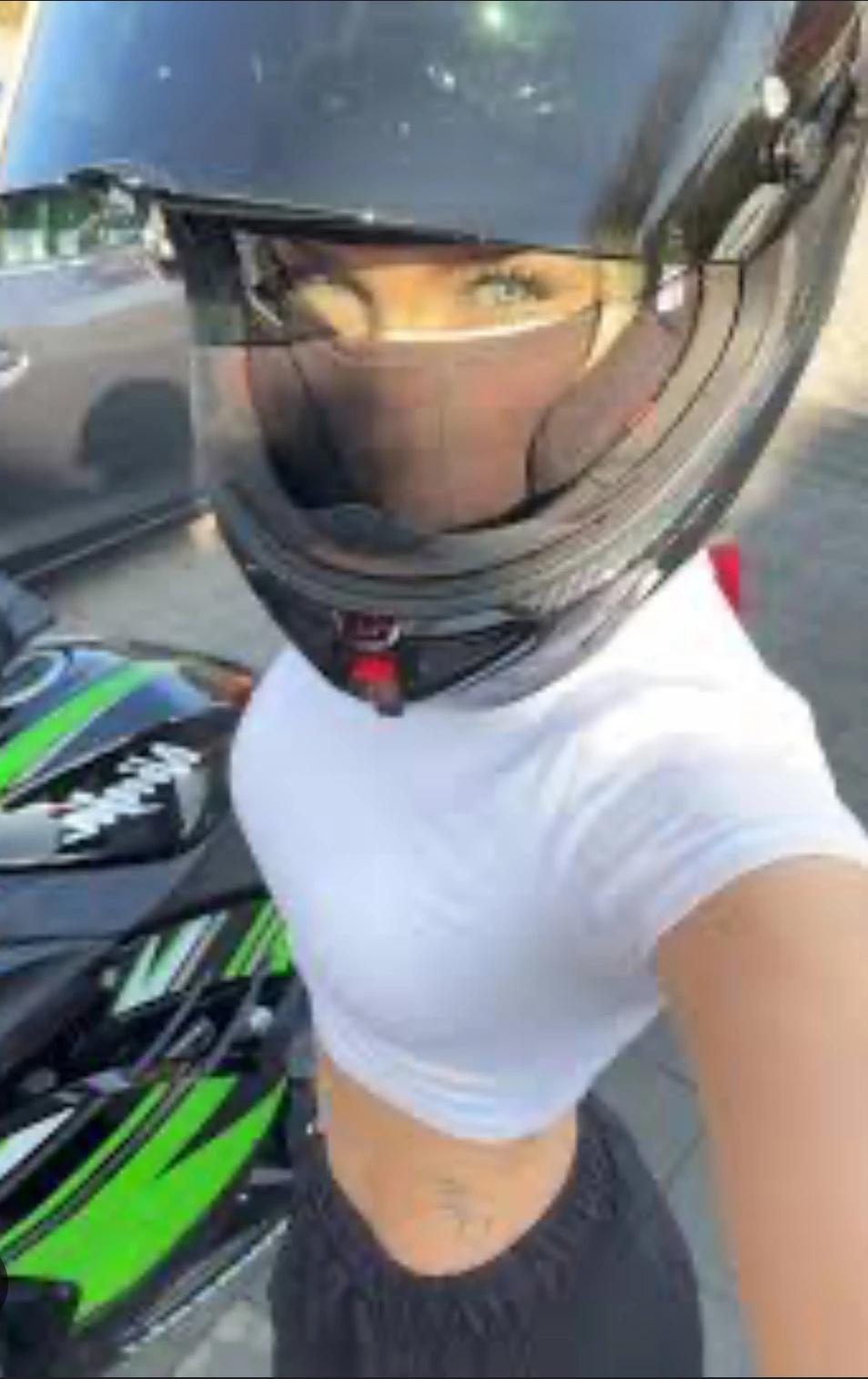 Lily thumbnail