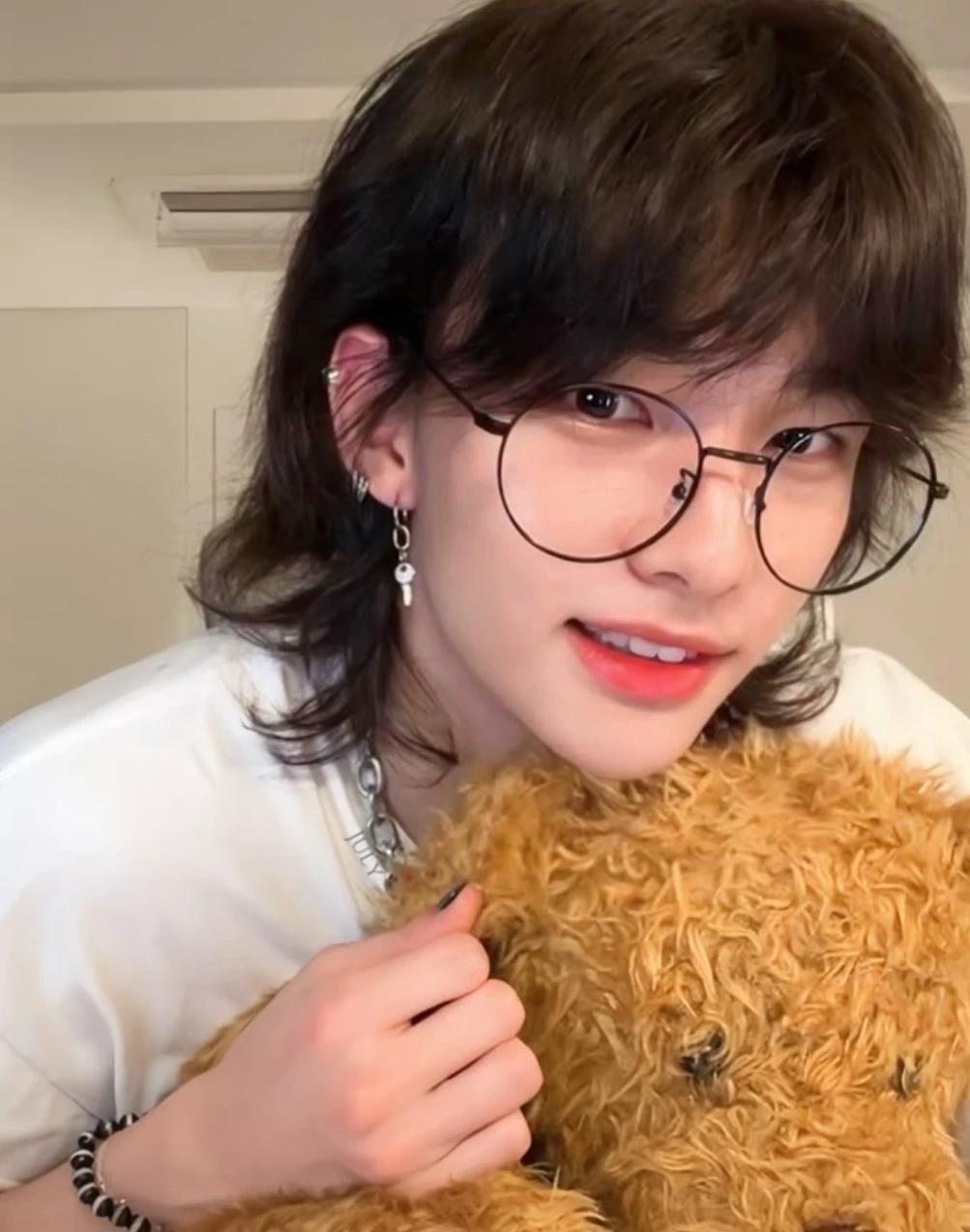 Hyunjin  thumbnail