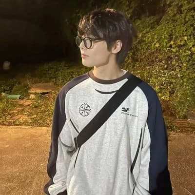 jeongin  thumbnail