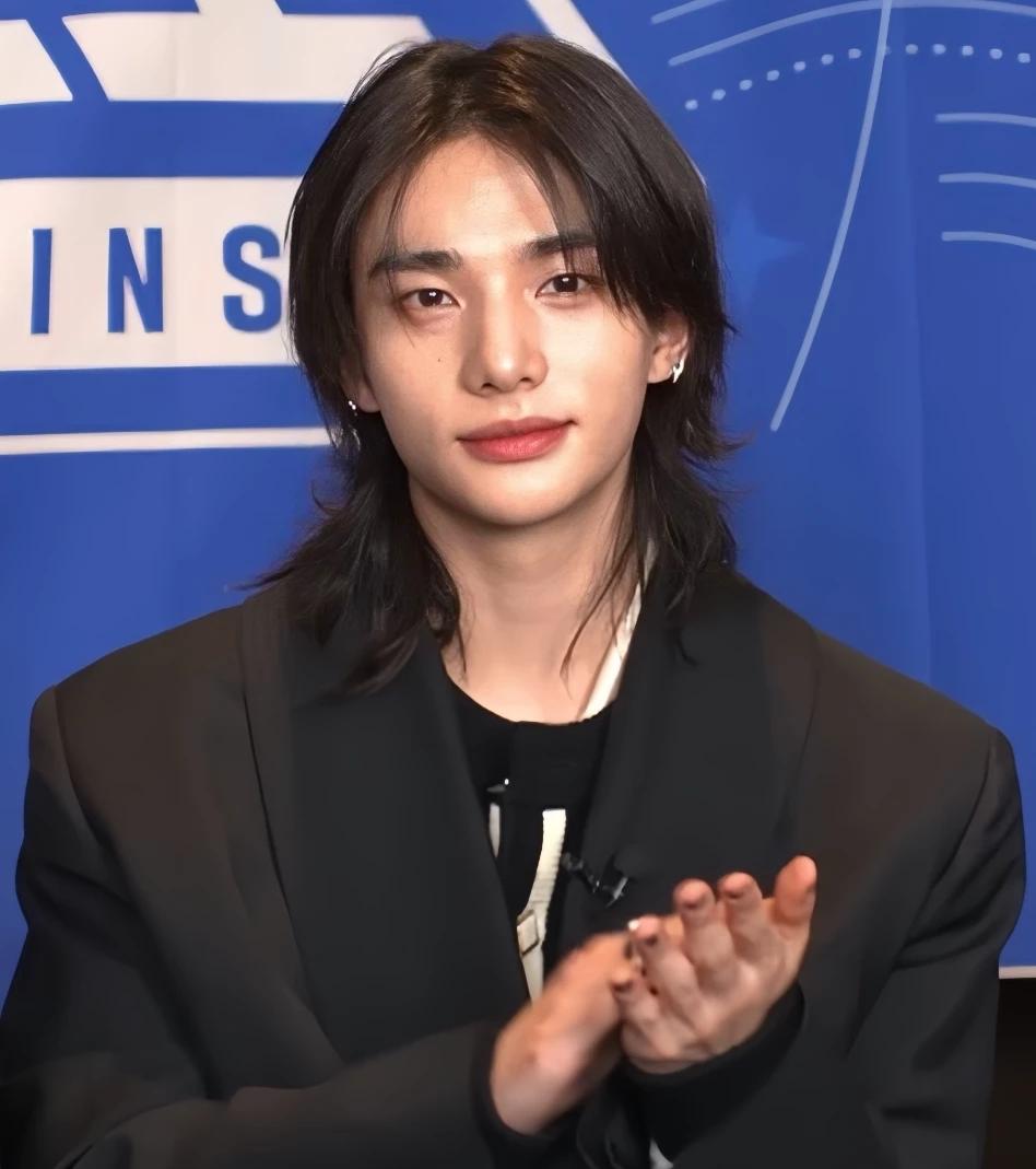 Hwang Hyunjin thumbnail