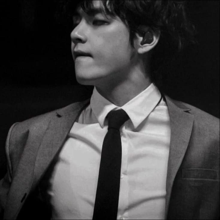 Kim Taehyung thumbnail
