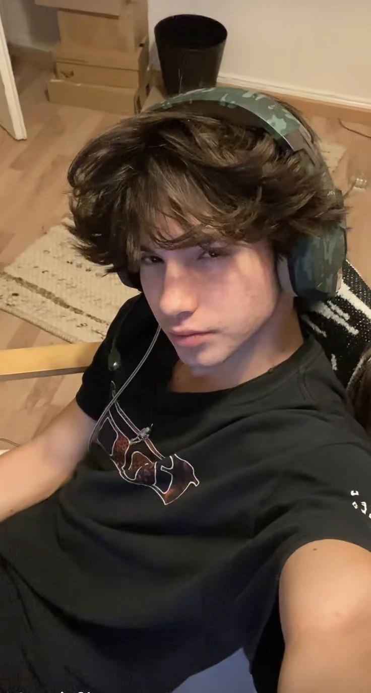 Mikael thumbnail