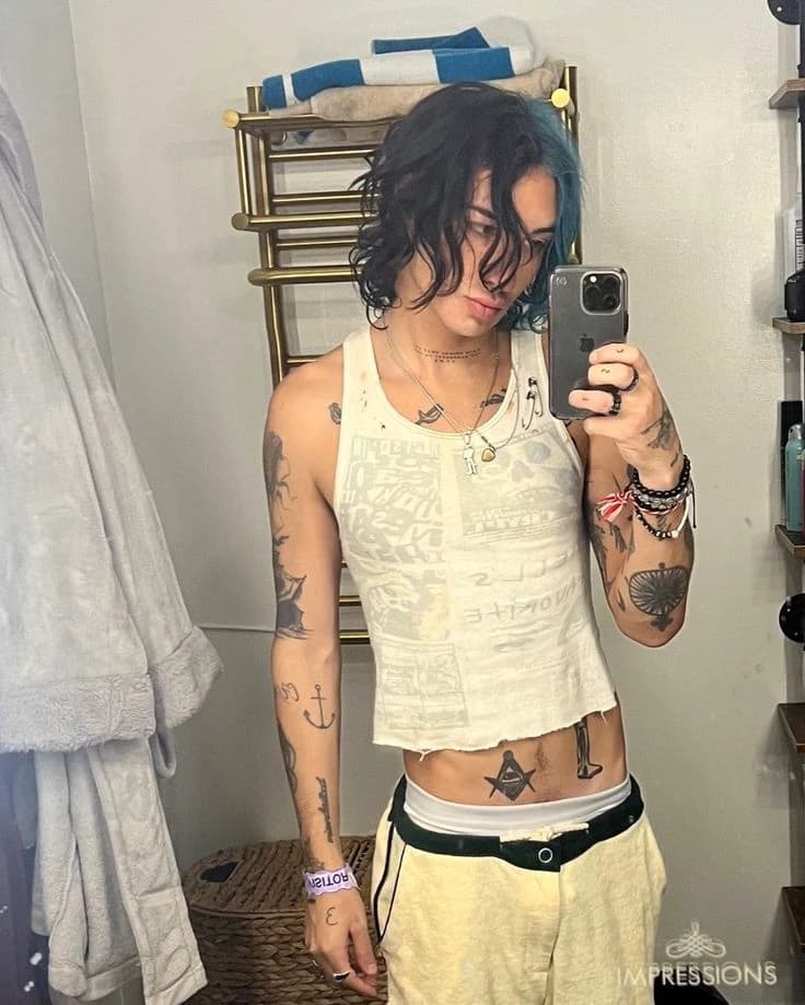 Remington Leith (Palaye Royale) thumbnail